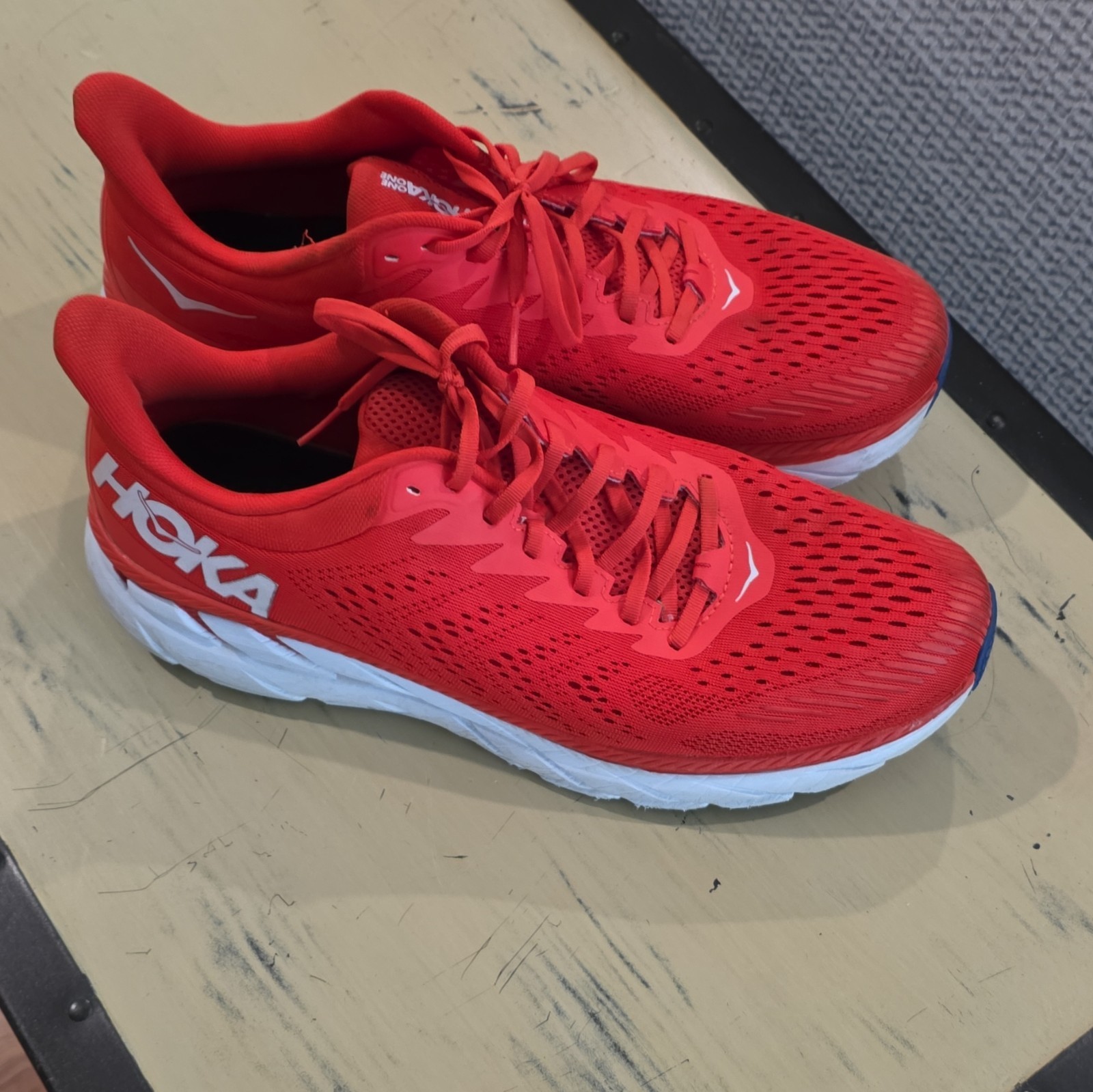 hoka one one clifton men’s lace up low top running sneaker red/white 1110508 hoka one one clifton men’s lace up low top running sneaker red/white 1110508