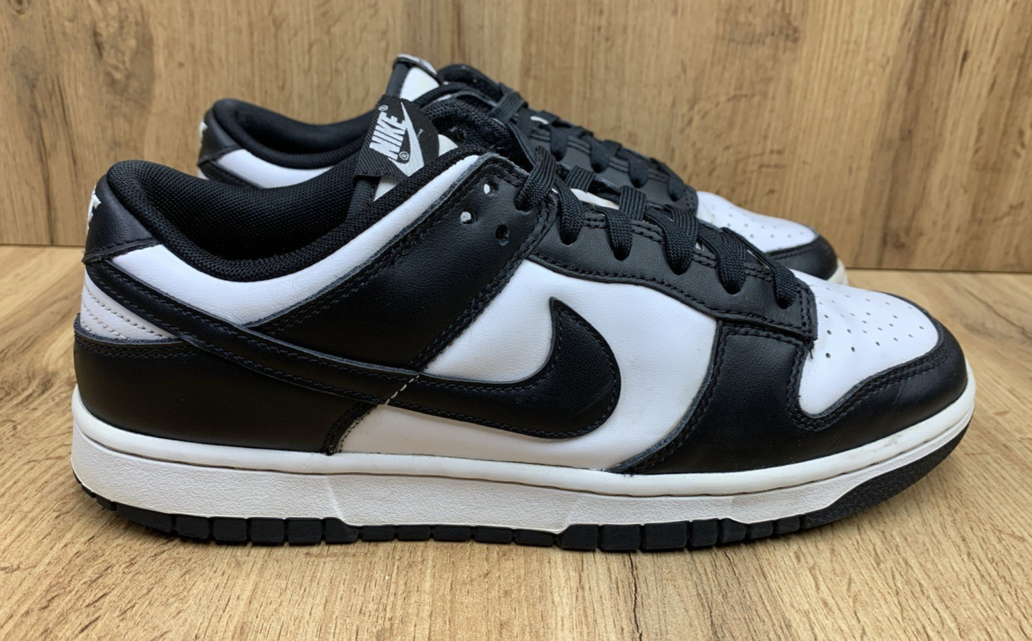 nike mens panda dunk low sneaker shoes dd1391 100 black white lace up size us 9 nike mens panda dunk low sneaker shoes dd1391 100 black white lace up size us 9