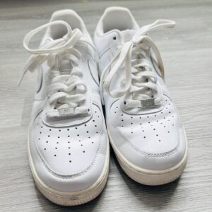 nike air force 1 low – men’s size 9.5 / eu 43 – white – preworn