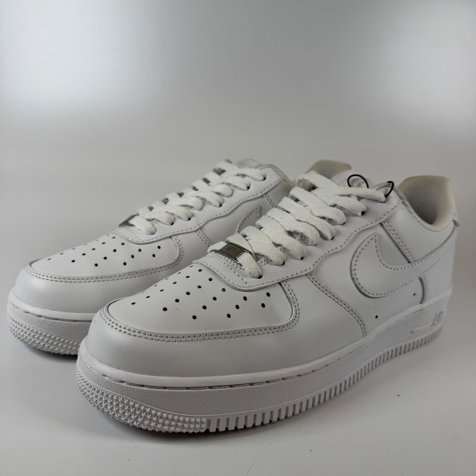 nike air force 1 low 07 white mens sneakers shoes cw2288 111 size 10.5 nike air force 1 low 07 white mens sneakers shoes cw2288 111 size 10.5