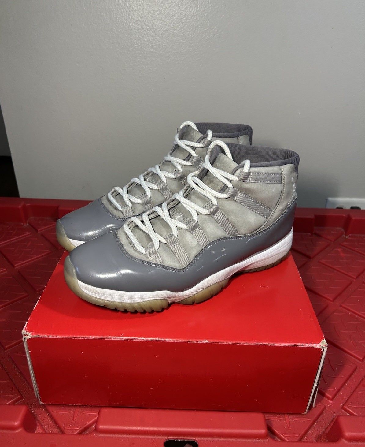 air jordan 11 “cool grey” men’s size 10.5 leather high top sneakers 2021 used air jordan 11 “cool grey” men’s size 10.5 leather high top sneakers 2021 used