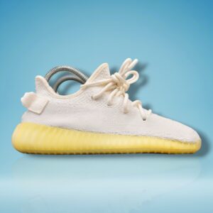 size 4.5 men’s/ 6 women’s adidas yeezy boost 350 v2 low cream white