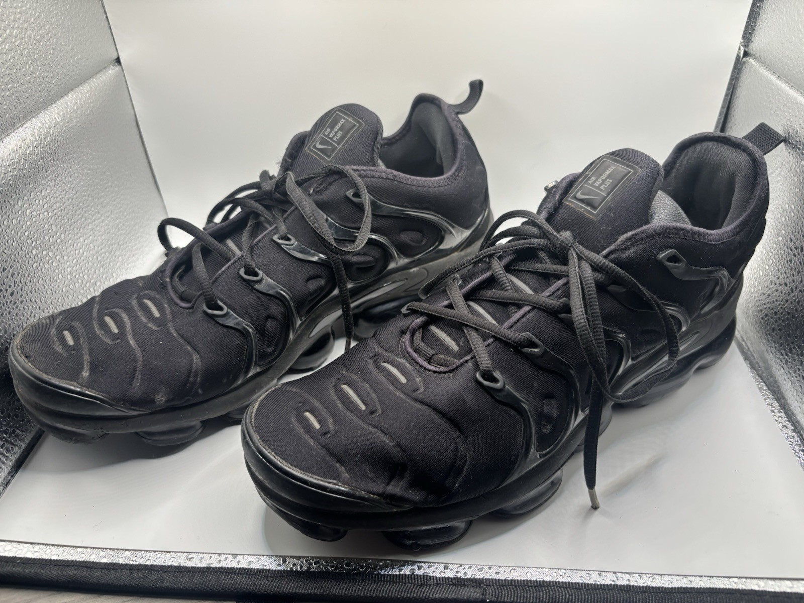 nike air vapormax plus mens 11 black triple black tuned air tn sneakers nike air vapormax plus mens 11 black triple black tuned air tn sneakers