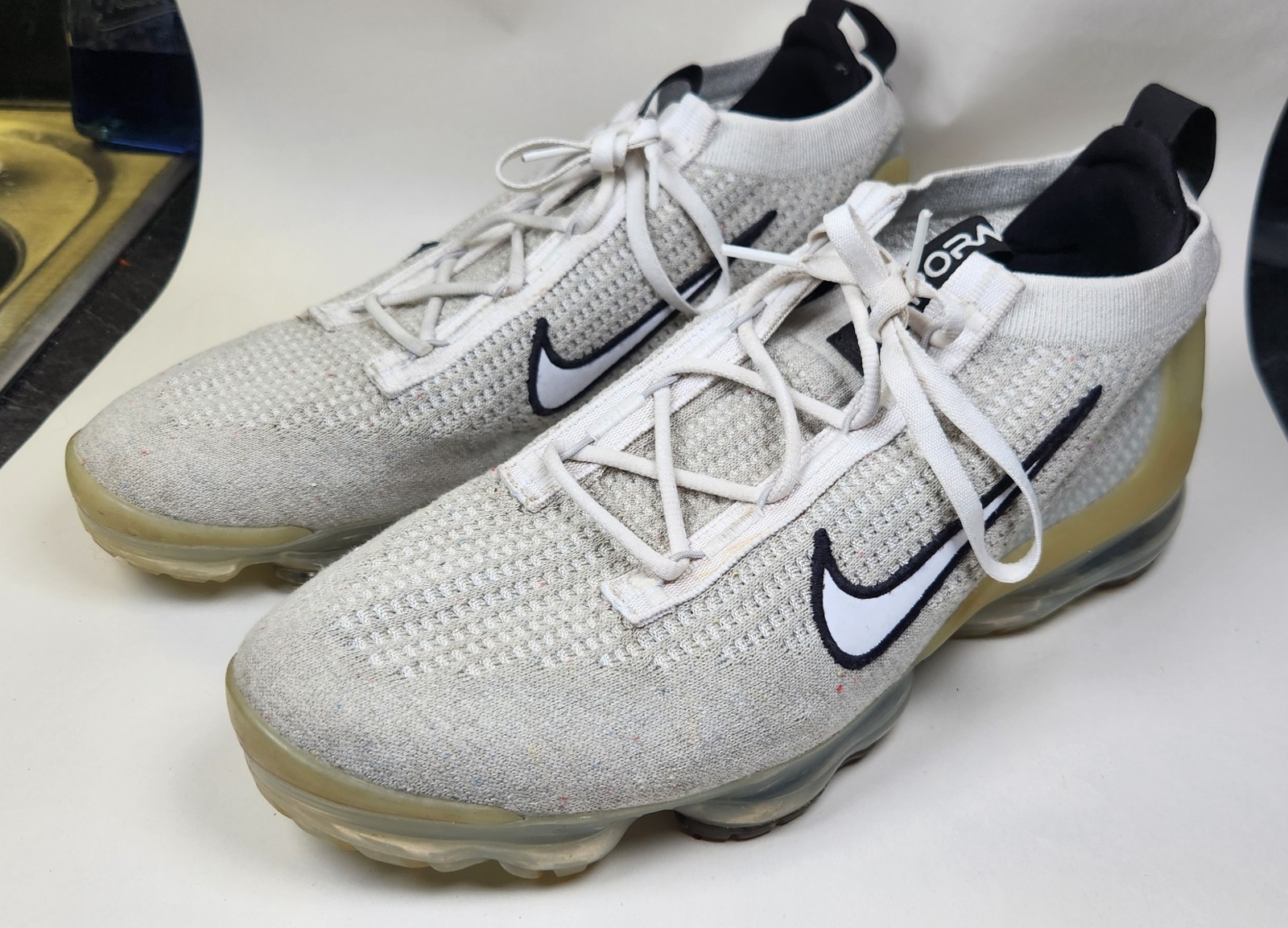 nike air vapormax 2021 flyknit low top sneakers gray/white/black dh4084 100 nike air vapormax 2021 flyknit low top sneakers gray/white/black dh4084 100