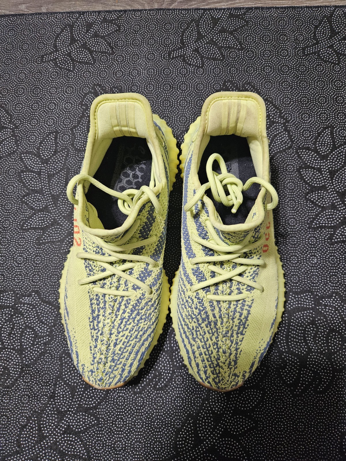 adidas yeezy boost 350 v2 semi frozen yellow (no insoles) mens 8.5 adidas yeezy boost 350 v2 semi frozen yellow (no insoles) mens 8.5