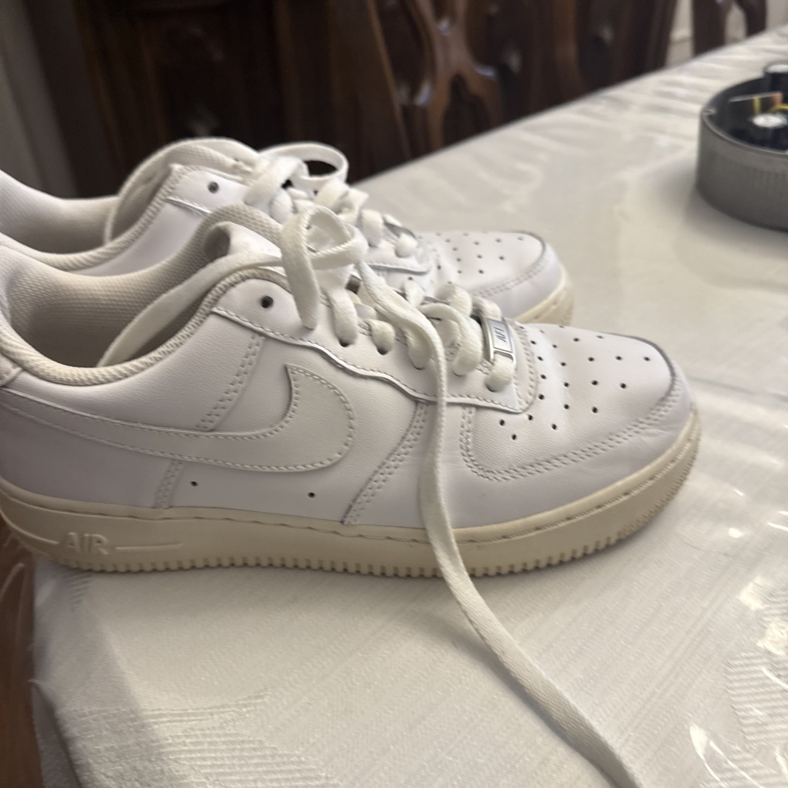 nike air force 1 low ’07 white sneakers us 8 / eu 39 white leather nike air force 1 low ’07 white sneakers us 8 / eu 39 white leather