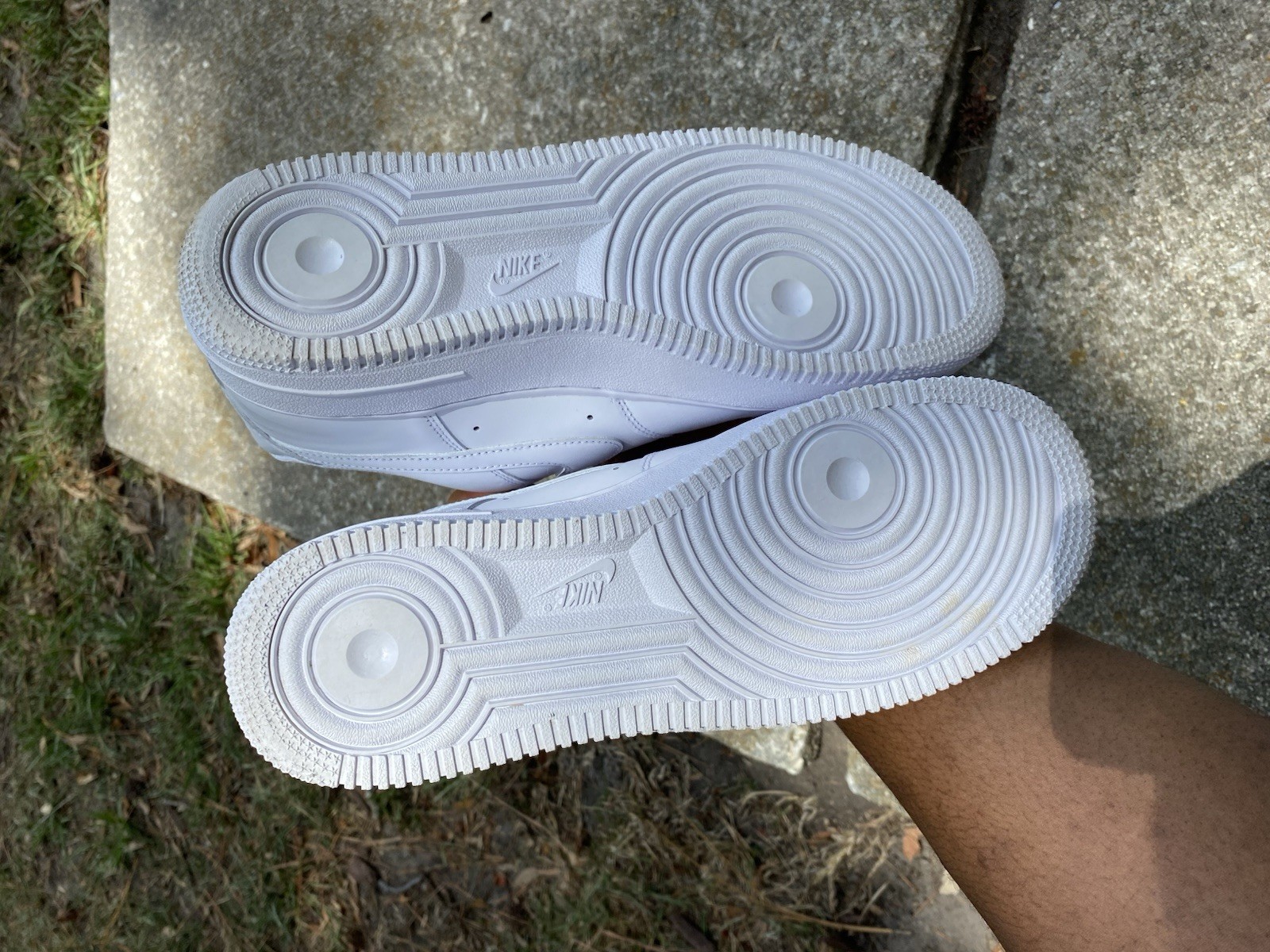nike air force 1 '07 low top triple white leather men's sneakers cw2288 111 sz8m nike air force 1 '07 low top triple white leather men's sneakers cw2288 111 sz8m