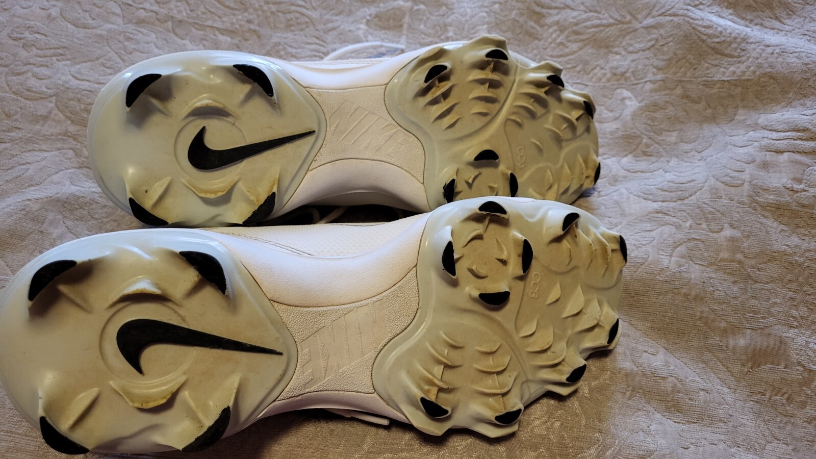 size 8 nike force zoom trout pro white black drag on size 8 nike force zoom trout pro white black drag on