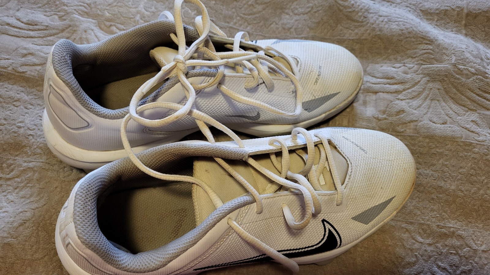 size 8 nike force zoom trout pro white black drag on size 8 nike force zoom trout pro white black drag on