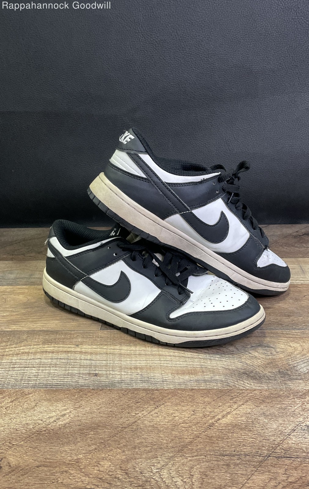 nike dunk low retro white black panda sneakers size 7 nike dunk low retro white black panda sneakers size 7