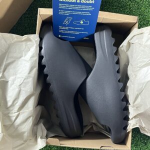 adidas yeezy slide black slip on sandals men's us 10 hq6448 100% authentic