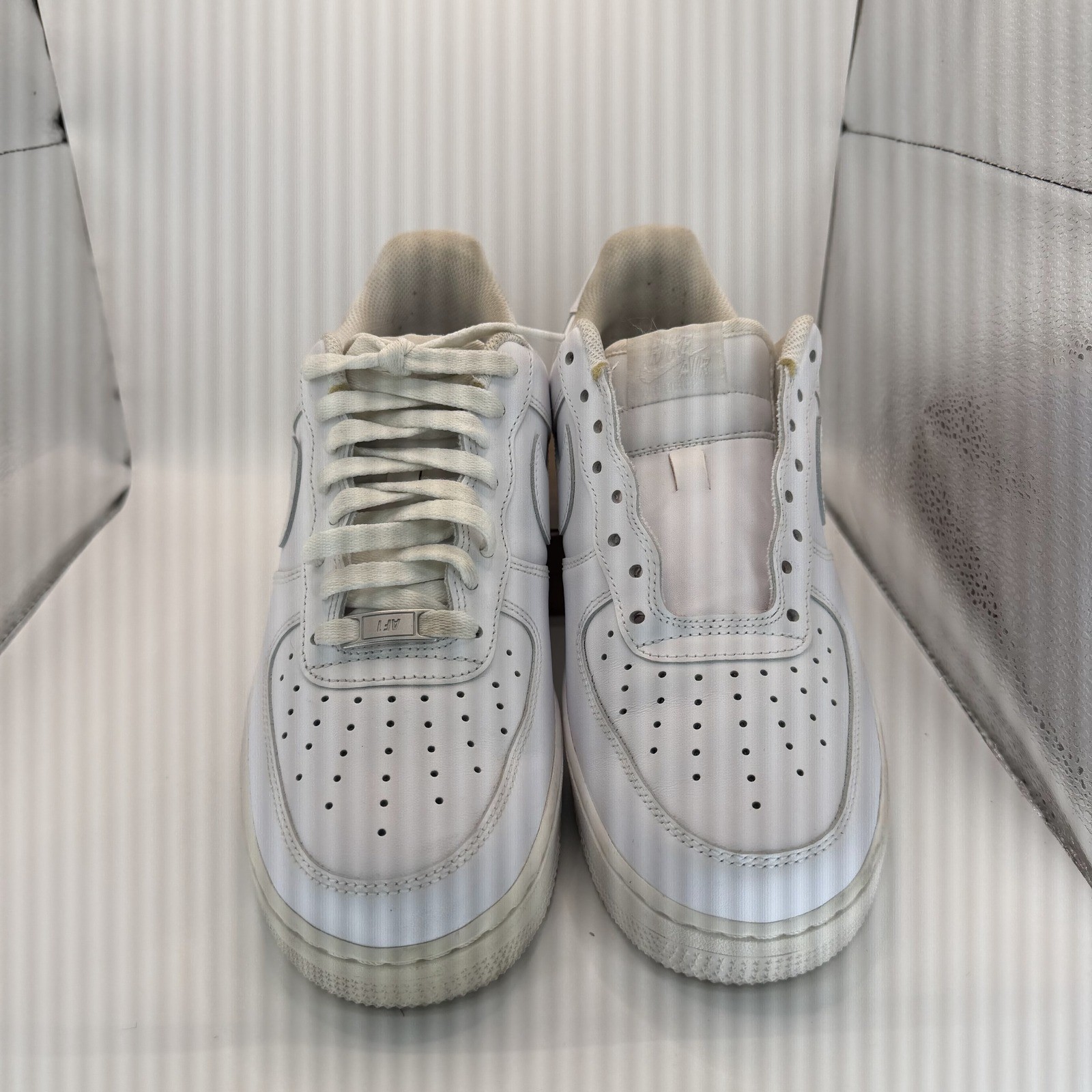 nike air force 1 '07 sneakers shoes mens 9 white sporty performance streetwear nike air force 1 '07 sneakers shoes mens 9 white sporty performance streetwear