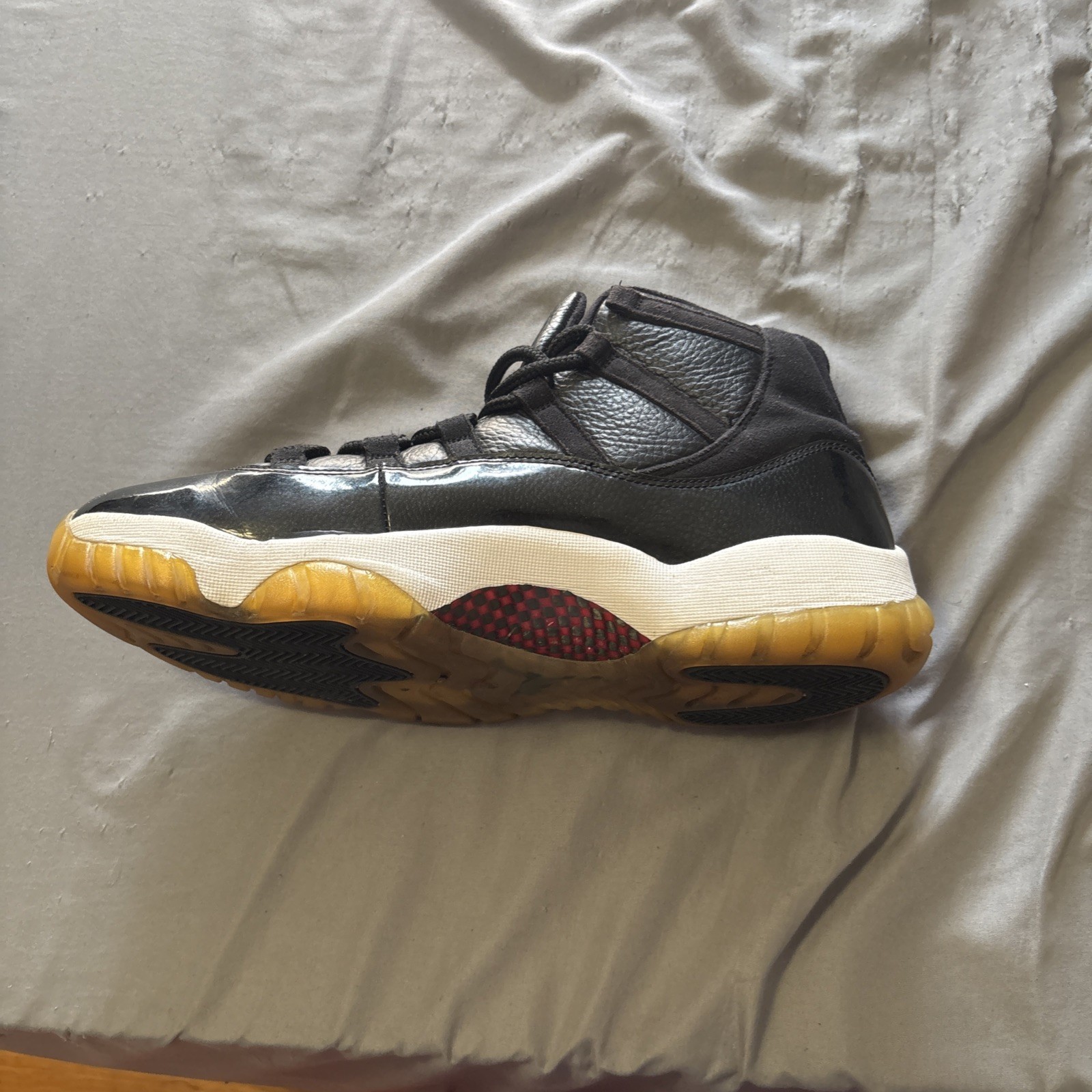 right shoe only jordan 11 retro air jordan gum high top leather size 12 right shoe only jordan 11 retro air jordan gum high top leather size 12