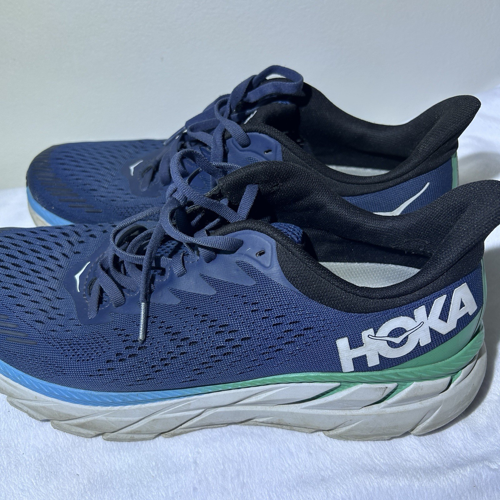 hoka one one clifton 7 sneakers men’s shoes size 10.5 (read description) hoka one one clifton 7 sneakers men’s shoes size 10.5 (read description)