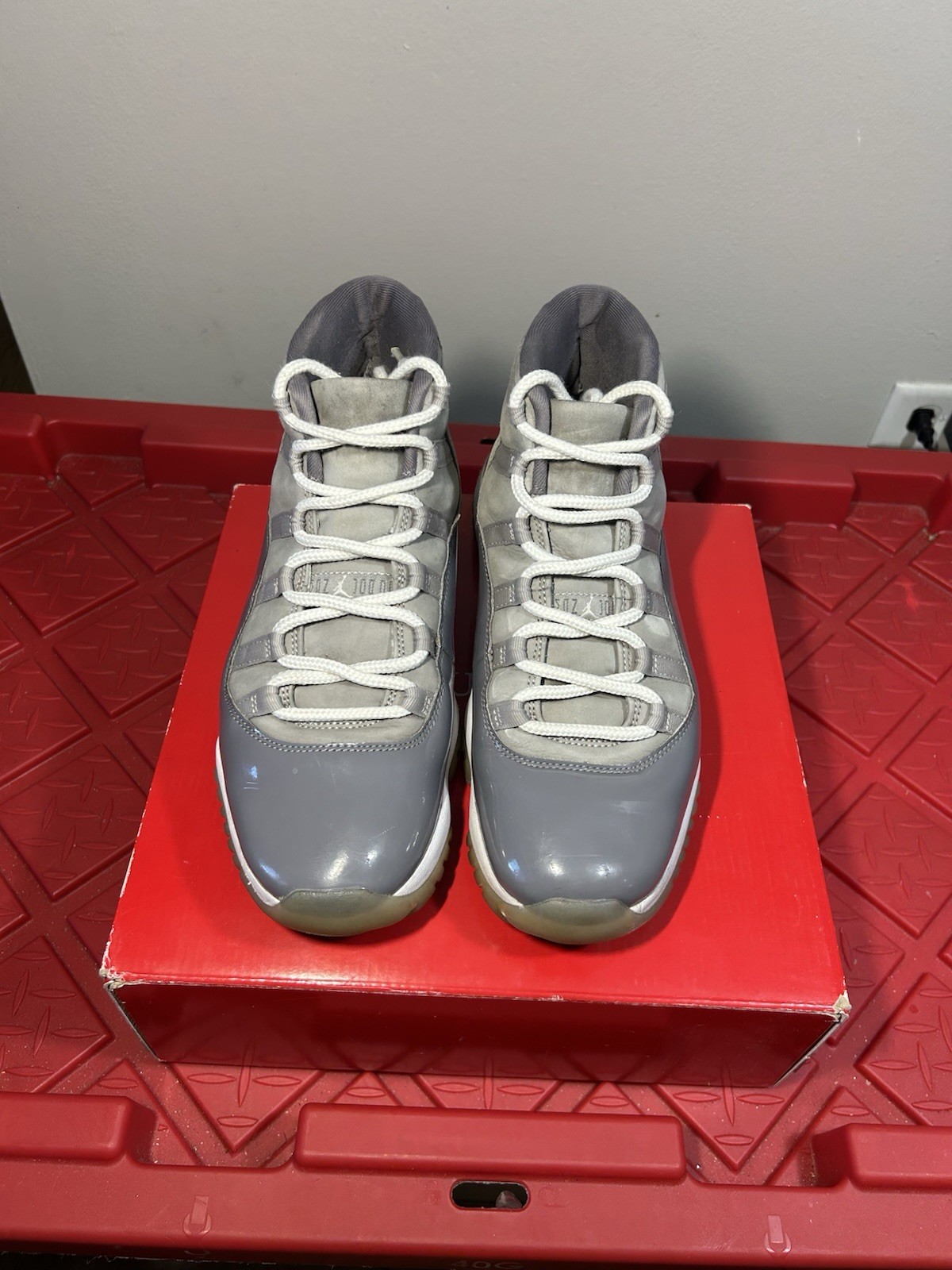 air jordan 11 “cool grey” men’s size 10.5 leather high top sneakers 2021 used air jordan 11 “cool grey” men’s size 10.5 leather high top sneakers 2021 used