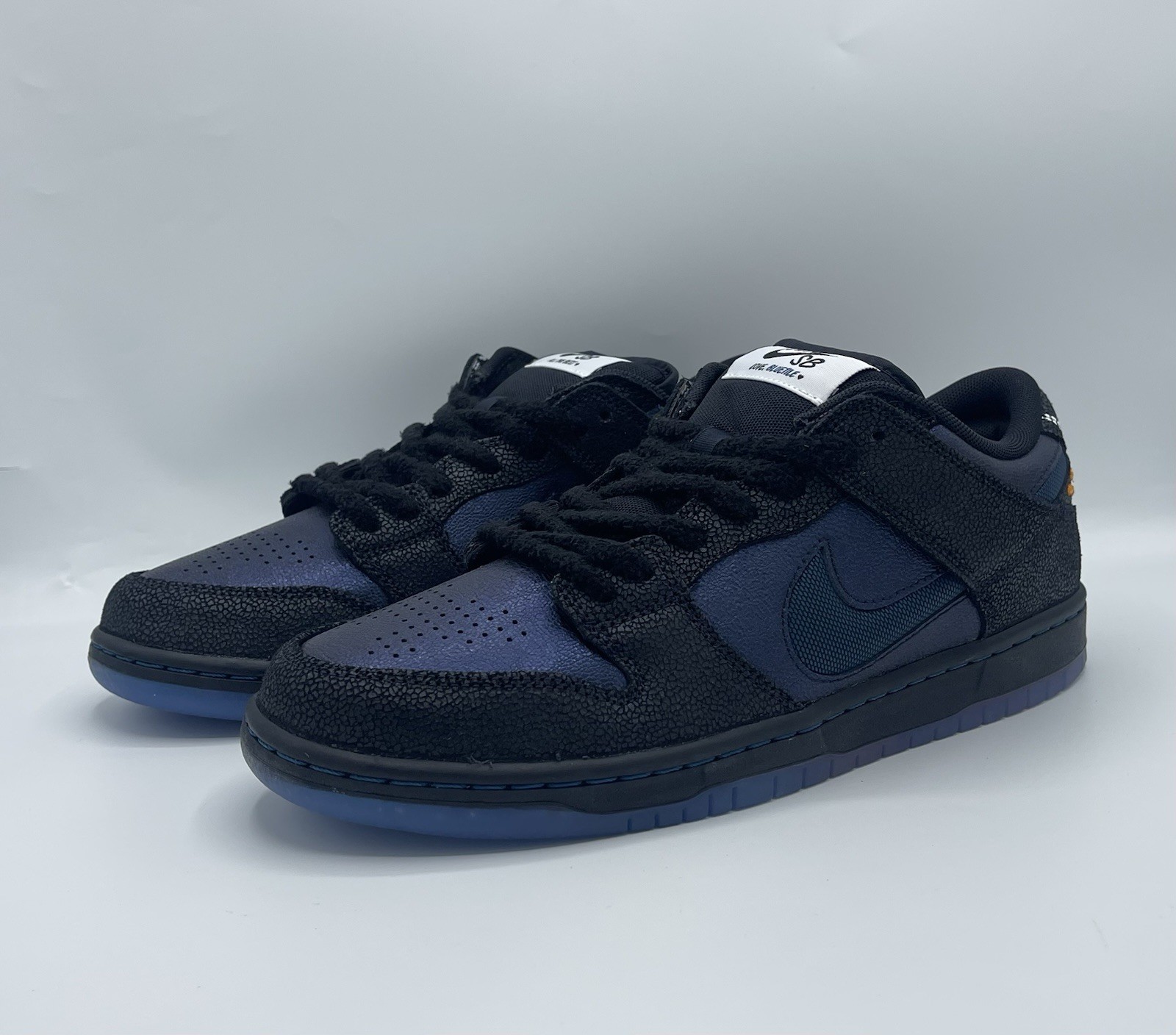 nike sb dunk low pro qs “bluetile skateboards monarch” size 11 mens iq1323 001 nike sb dunk low pro qs “bluetile skateboards monarch” size 11 mens iq1323 001