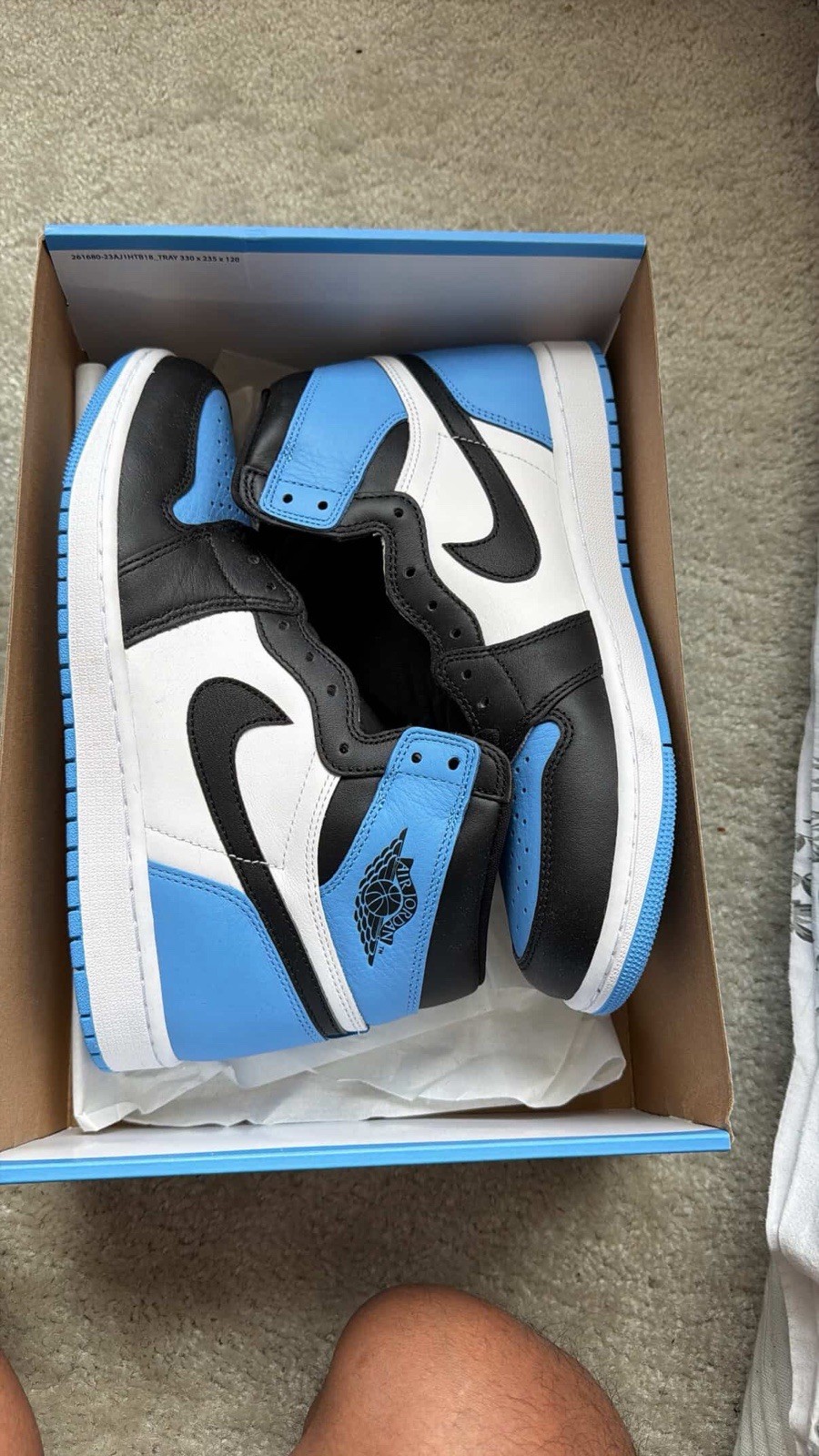 jordan air jordan 1 retro high og unc toe univ blue/black/white dz5485 400 jordan air jordan 1 retro high og unc toe univ blue/black/white dz5485 400