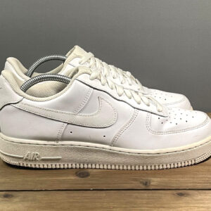 nike air force 1 07 triple white sneakers men's size 8.5 leather cw2288 111
