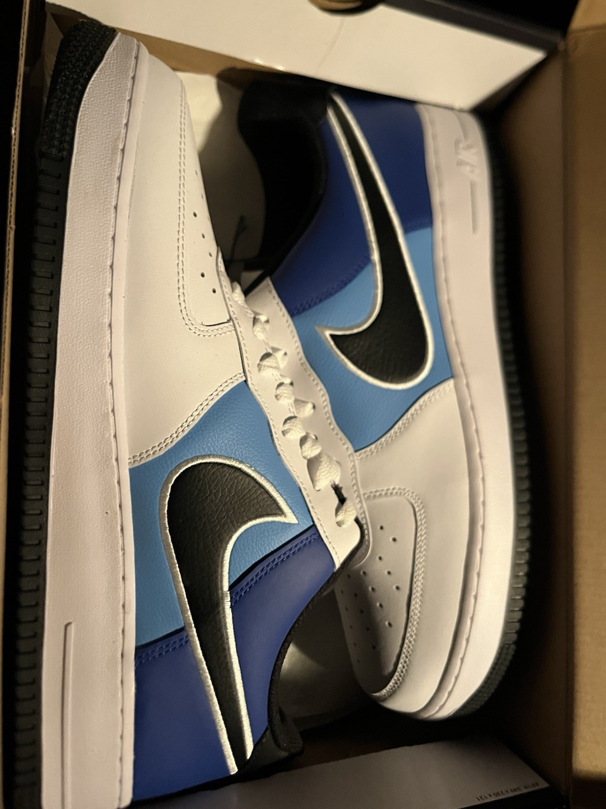 nike air force 1 '07 low white black blue carolina sneaker hq3823 100 nike air force 1 '07 low white black blue carolina sneaker hq3823 100