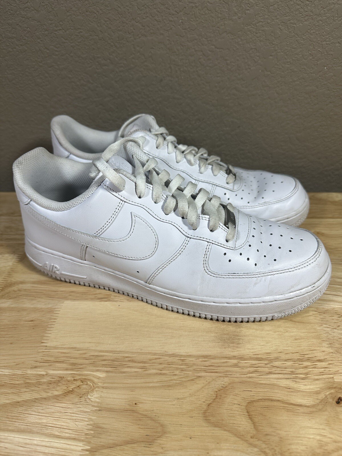 nike air force 1 af1 low triple white sneakers shoes cw2288 111 men size 10.5 nike air force 1 af1 low triple white sneakers shoes cw2288 111 men size 10.5