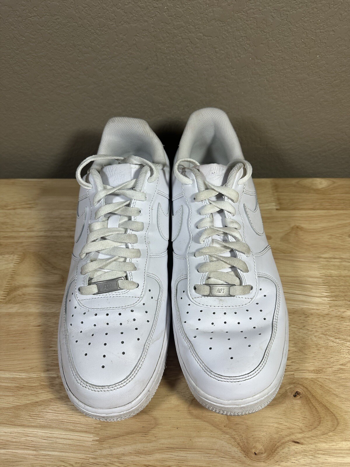 nike air force 1 af1 low triple white sneakers shoes cw2288 111 men size 10.5 nike air force 1 af1 low triple white sneakers shoes cw2288 111 men size 10.5