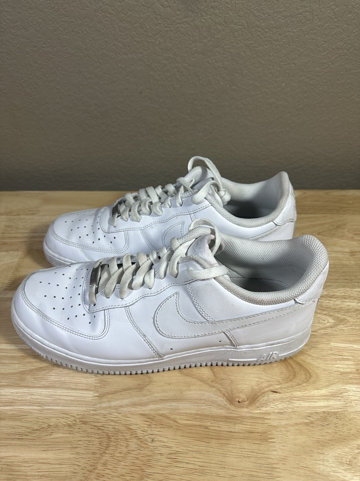 nike air force 1 af1 low triple white sneakers shoes cw2288 111 men size 10.5 nike air force 1 af1 low triple white sneakers shoes cw2288 111 men size 10.5