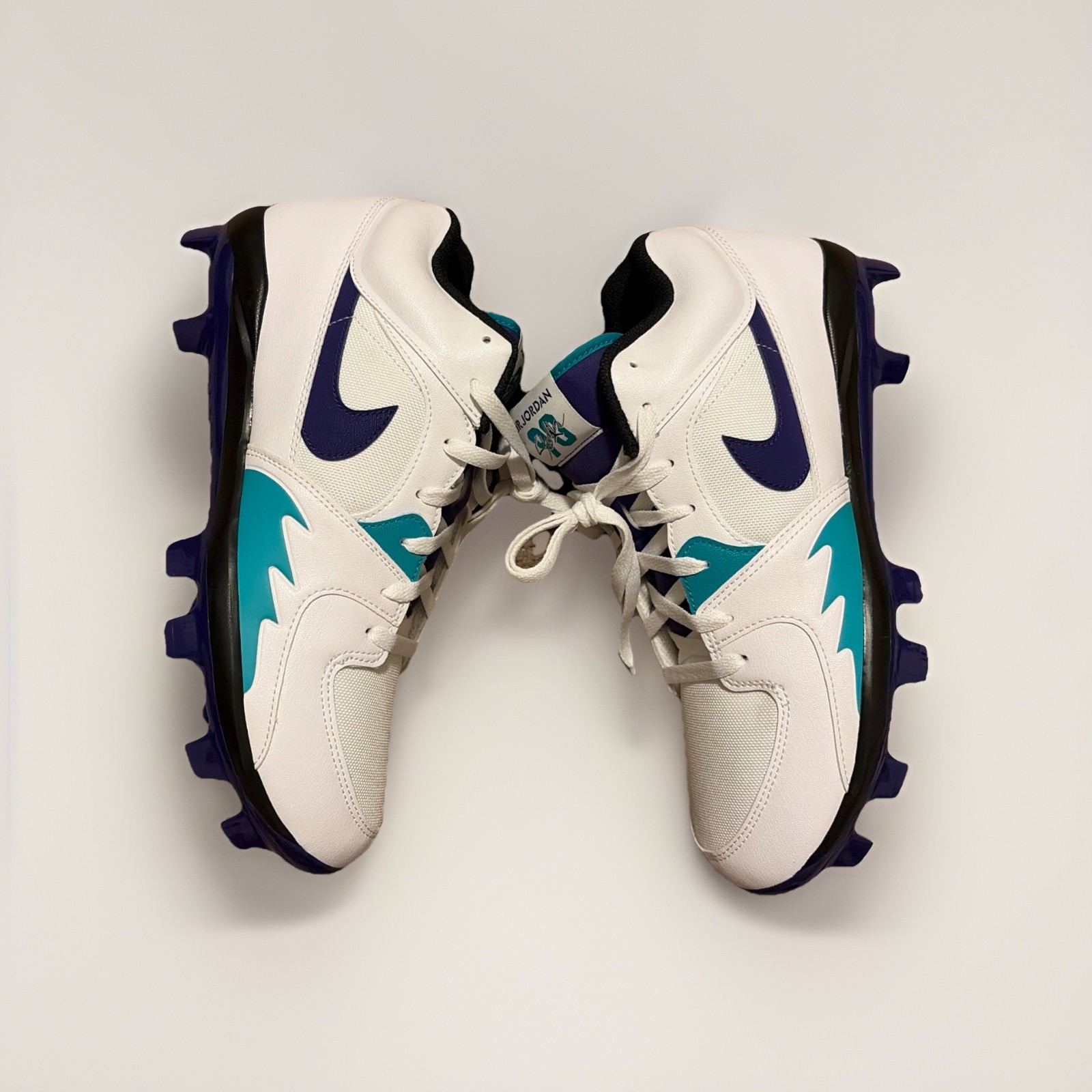 air jordan stadium 90 low 'grape' white football cleats, size 11 hq0211 105 air jordan stadium 90 low 'grape' white football cleats, size 11 hq0211 105