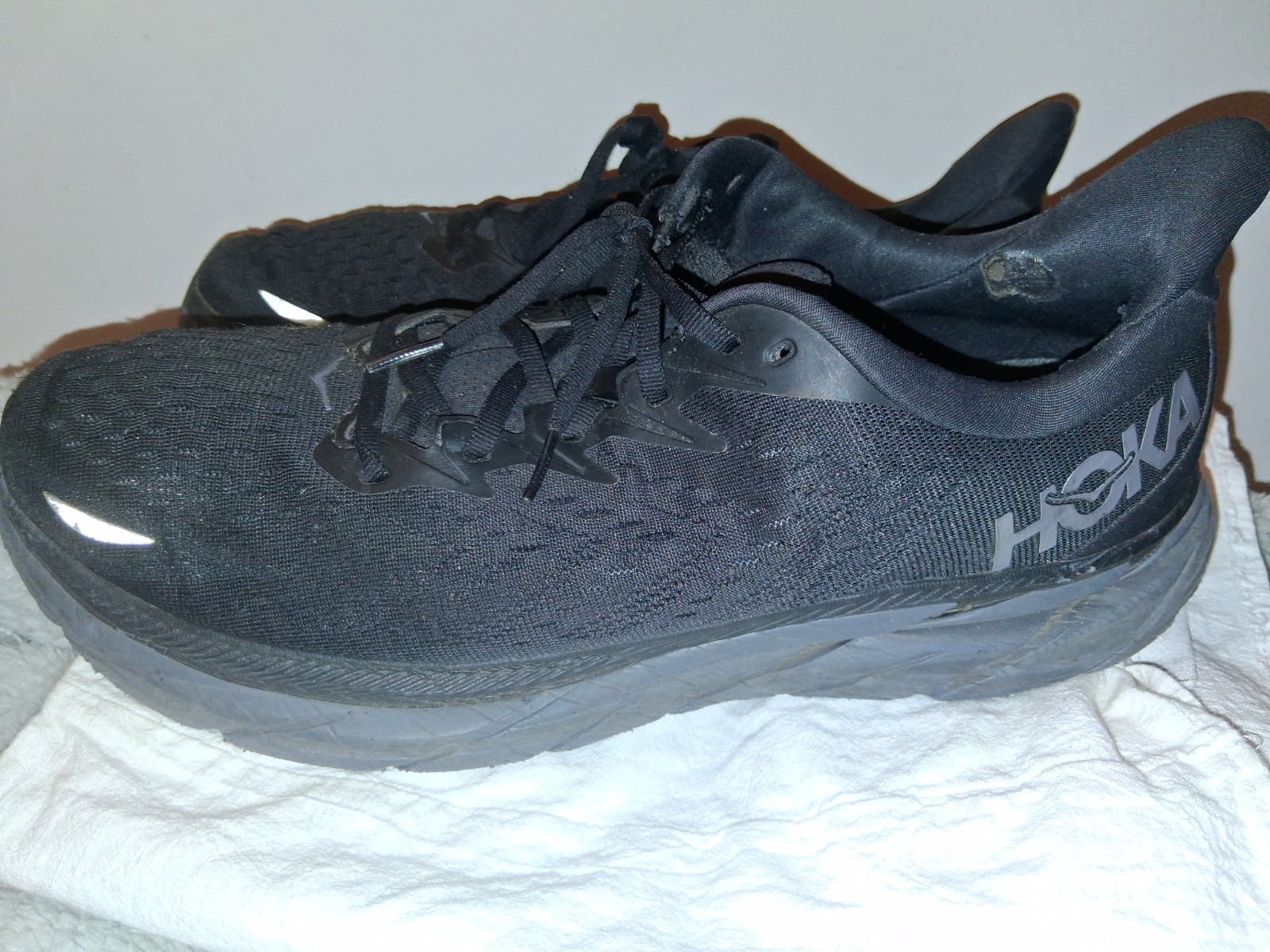 hoka one one men's clifton 8 size us 12d bblc 1119393 running shoes hoka one one men's clifton 8 size us 12d bblc 1119393 running shoes