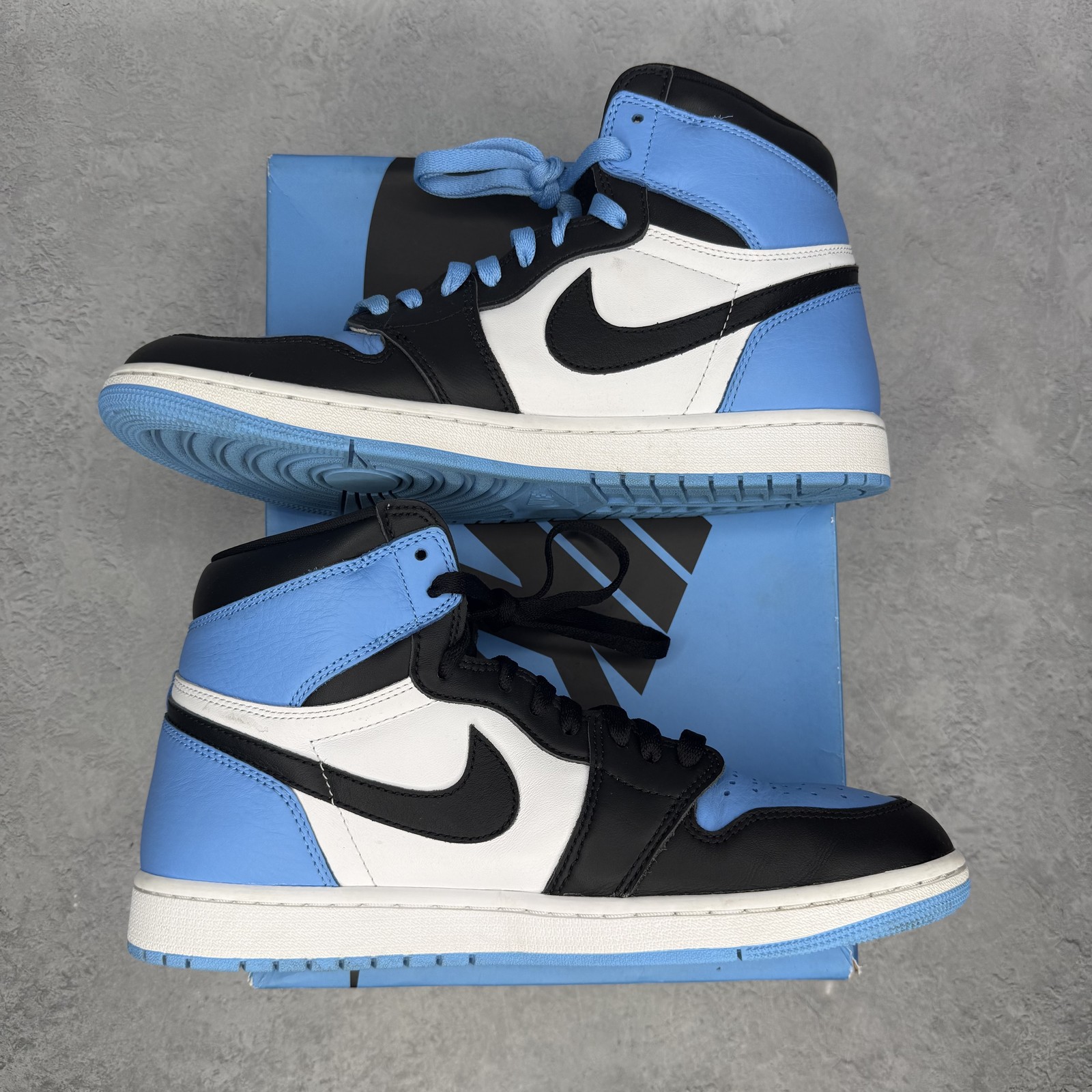 size 11m/12.5w jordan 1 retro high og unc toe *pre owned* size 11 dz5485 400 p size 11m/12.5w jordan 1 retro high og unc toe *pre owned* size 11 dz5485 400 p