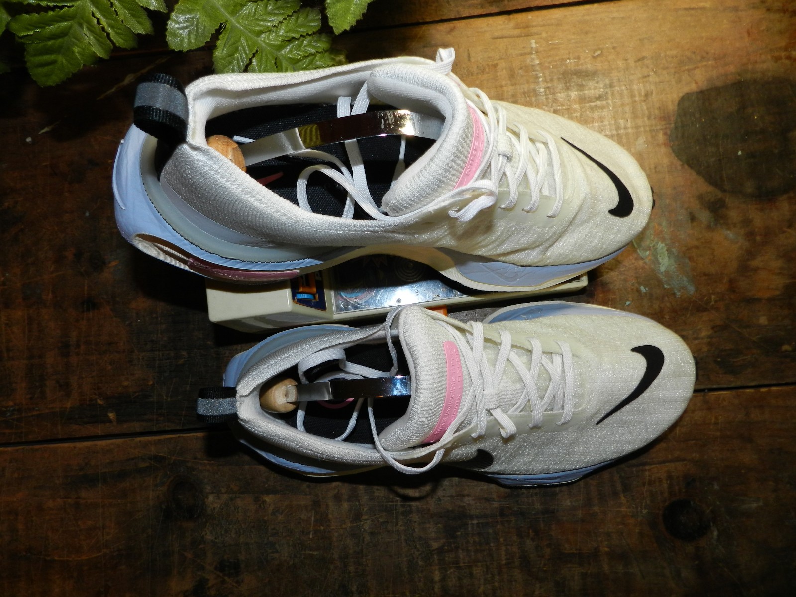 men's nike zoomx invincible run fk flyknit 3 white/cobalt bliss size 8.5 men's nike zoomx invincible run fk flyknit 3 white/cobalt bliss size 8.5
