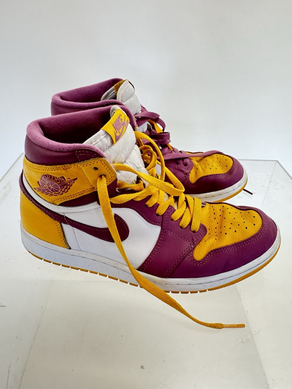 air jordan 1 retro high og brotherhood 2022 men’s size 8.5 purple/yellow shoes air jordan 1 retro high og brotherhood 2022 men’s size 8.5 purple/yellow shoes