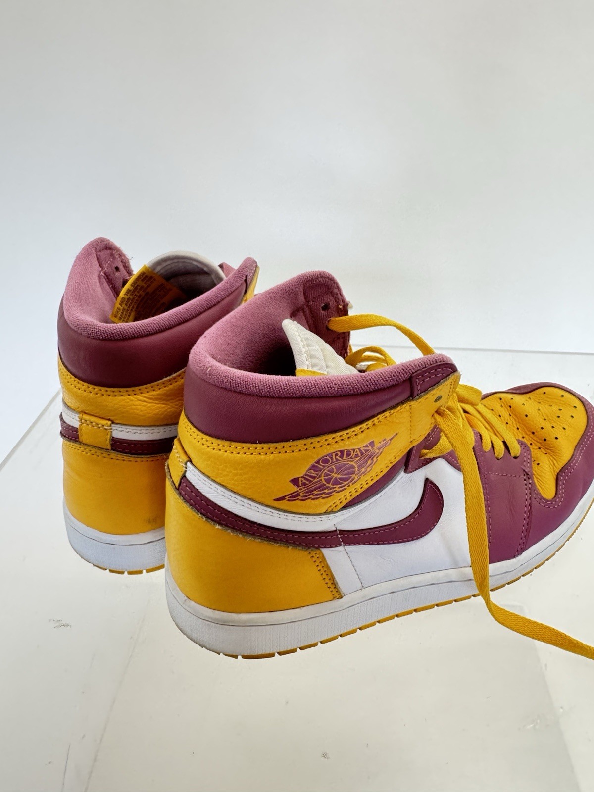 air jordan 1 retro high og brotherhood 2022 men’s size 8.5 purple/yellow shoes air jordan 1 retro high og brotherhood 2022 men’s size 8.5 purple/yellow shoes