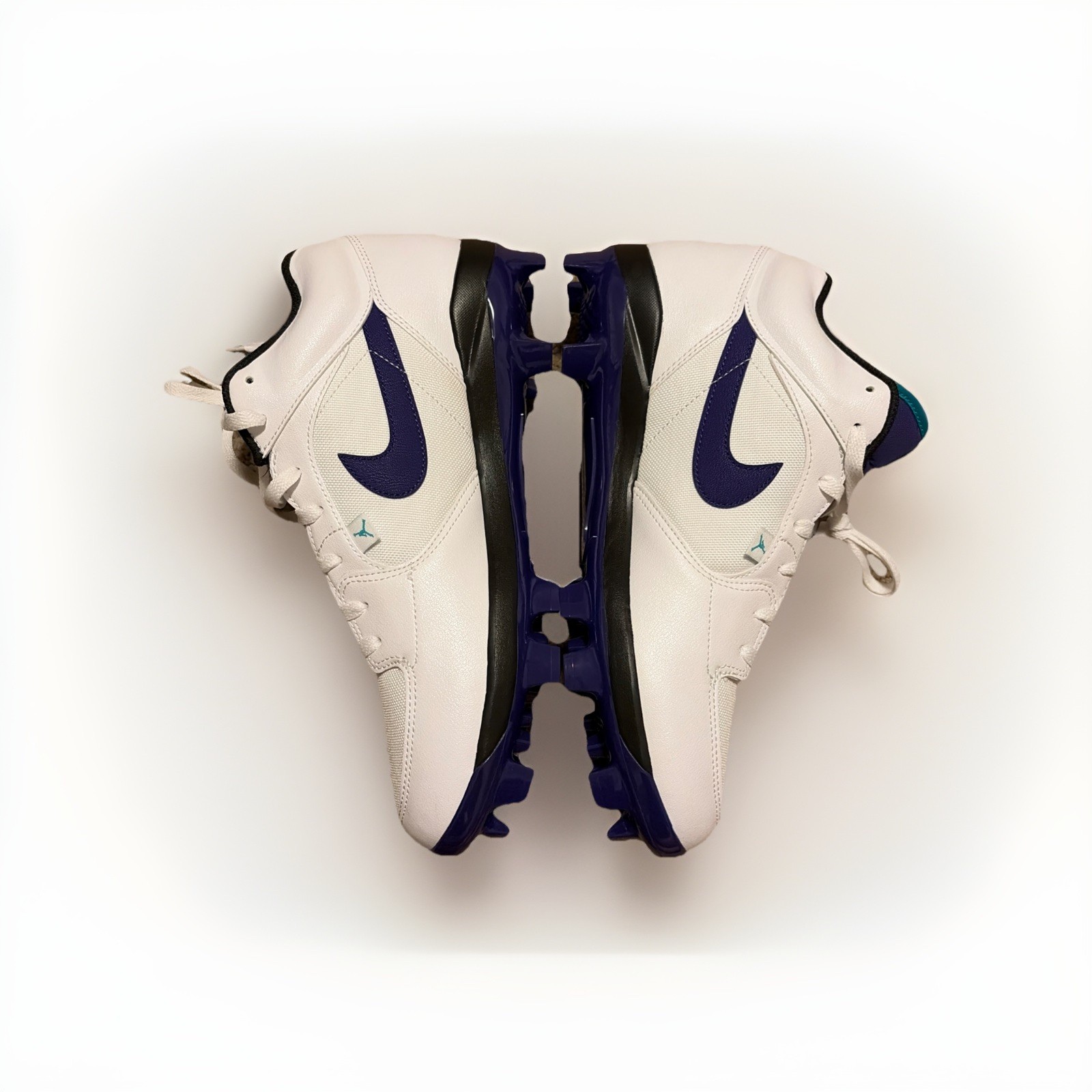 air jordan stadium 90 low 'grape' white football cleats, size 11 hq0211 105 air jordan stadium 90 low 'grape' white football cleats, size 11 hq0211 105