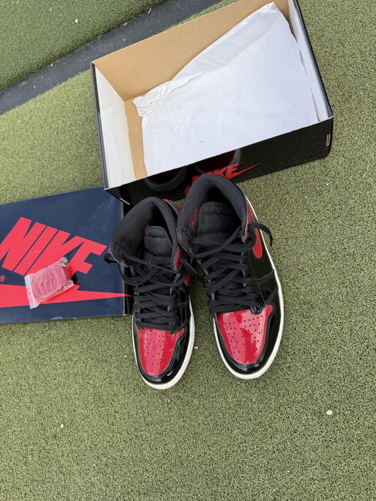 jordan air jordan 1 retro high og patent bred black/red 555088 063 jordan air jordan 1 retro high og patent bred black/red 555088 063