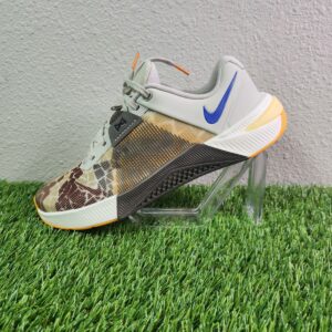 brand new ds nike metcon 10 amp light bone/cave stone/blue hq2615 001 sz 9.5