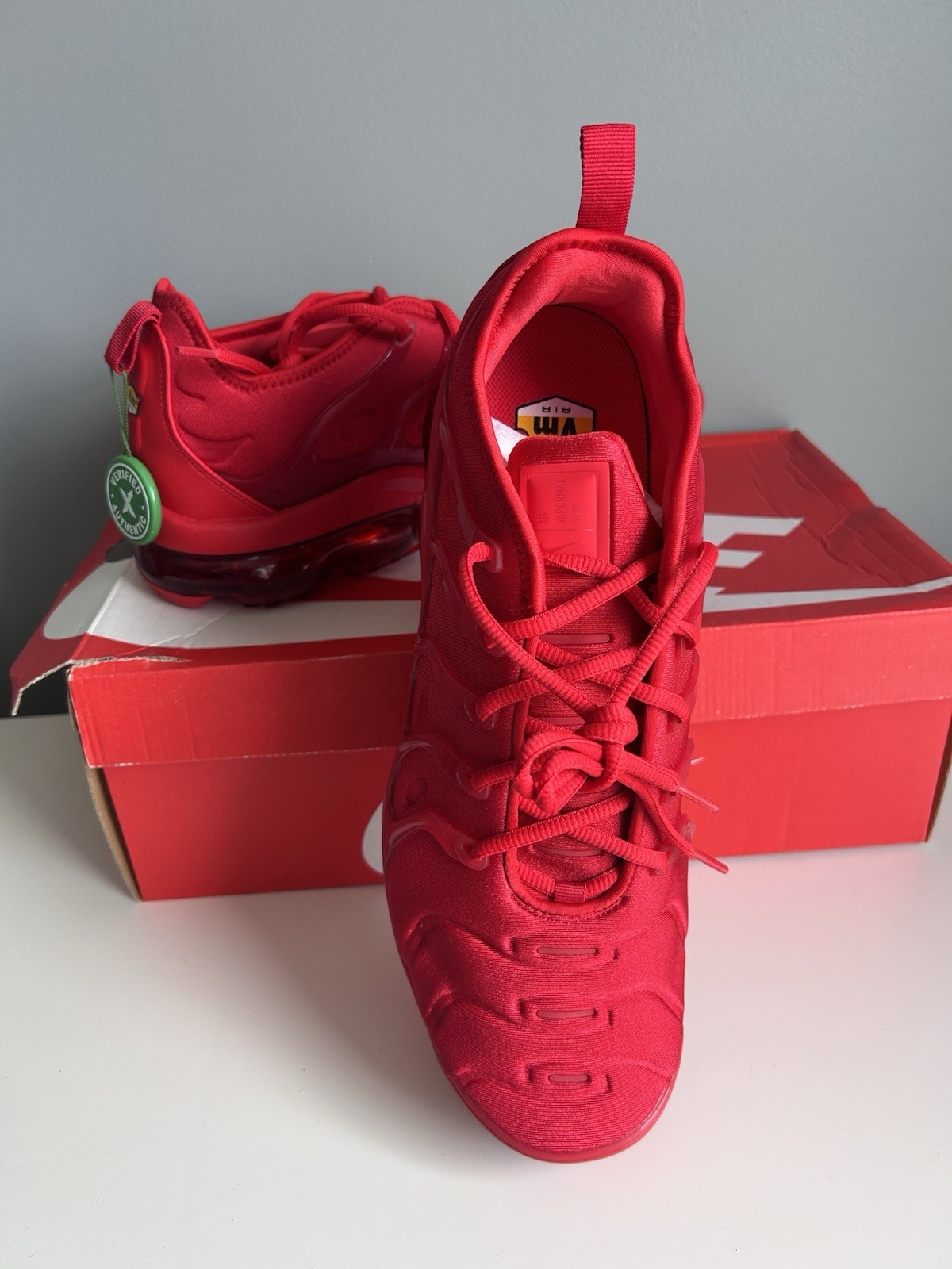 nike vapormax plus red/ size 12 nike vapormax plus red/ size 12
