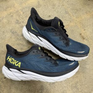 hoka one one clifton 8 blue coral mens 9 d shoes 1119393 bcbt *no insoles flaws*