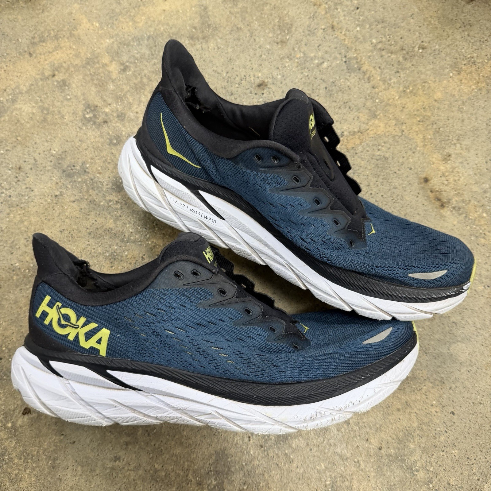 hoka one one clifton 8 blue coral mens 9 d shoes 1119393 bcbt *no insoles flaws* hoka one one clifton 8 blue coral mens 9 d shoes 1119393 bcbt *no insoles flaws*