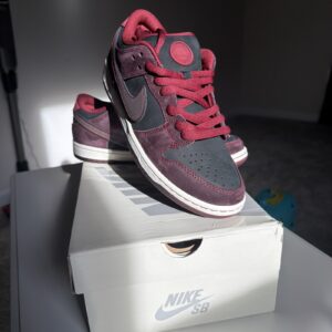 nike sb dunk low x riot skateshop fz1289 200 size 8.5m
