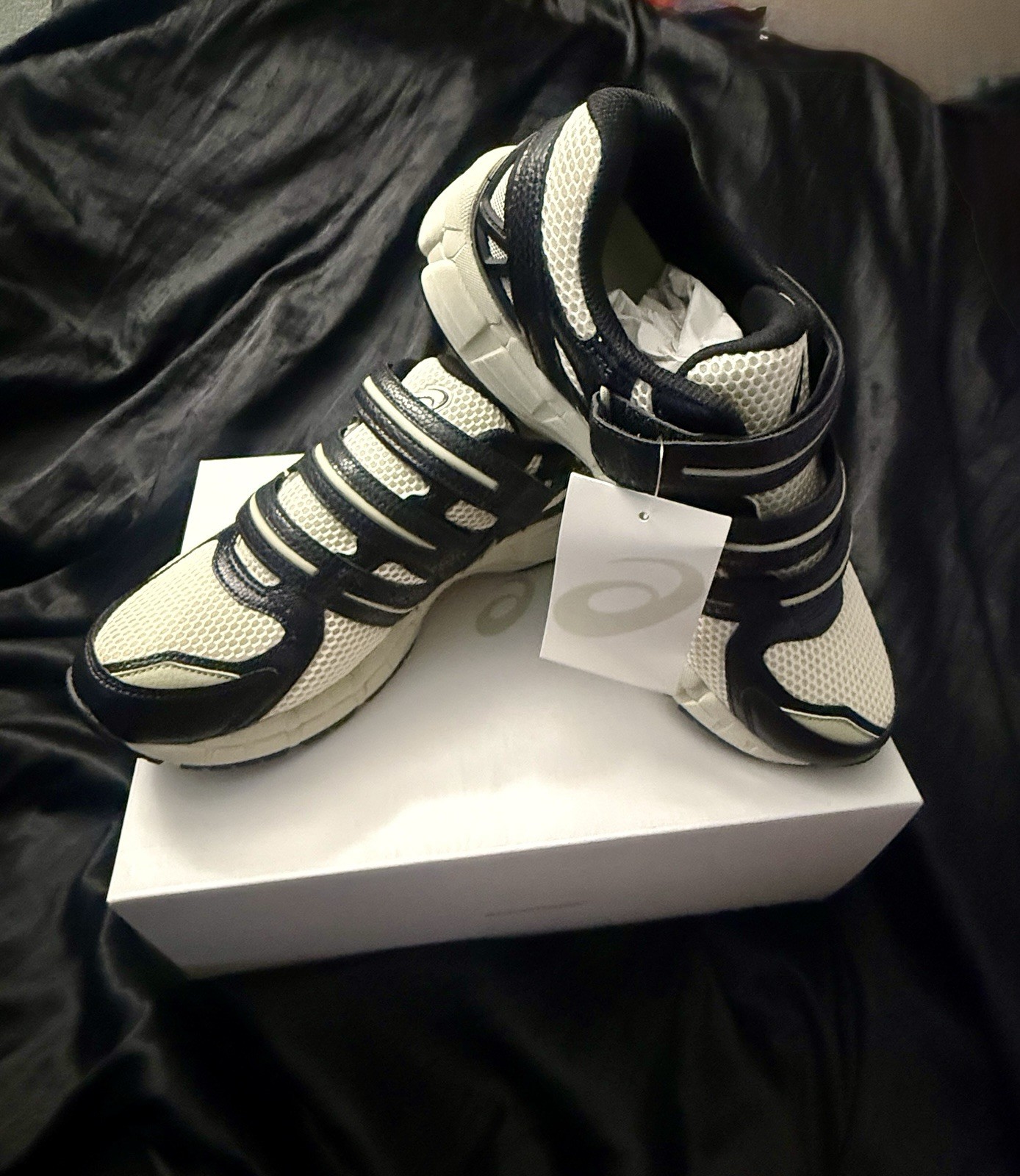 asics hal studios gel kayano 20 bone white/black men's sneakers 1203a499 250 asics hal studios gel kayano 20 bone white/black men's sneakers 1203a499 250
