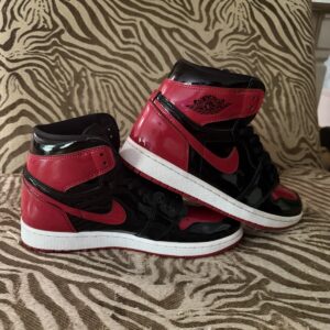 nike air jordan 1 high top patent leather colorblock sneakers black/red