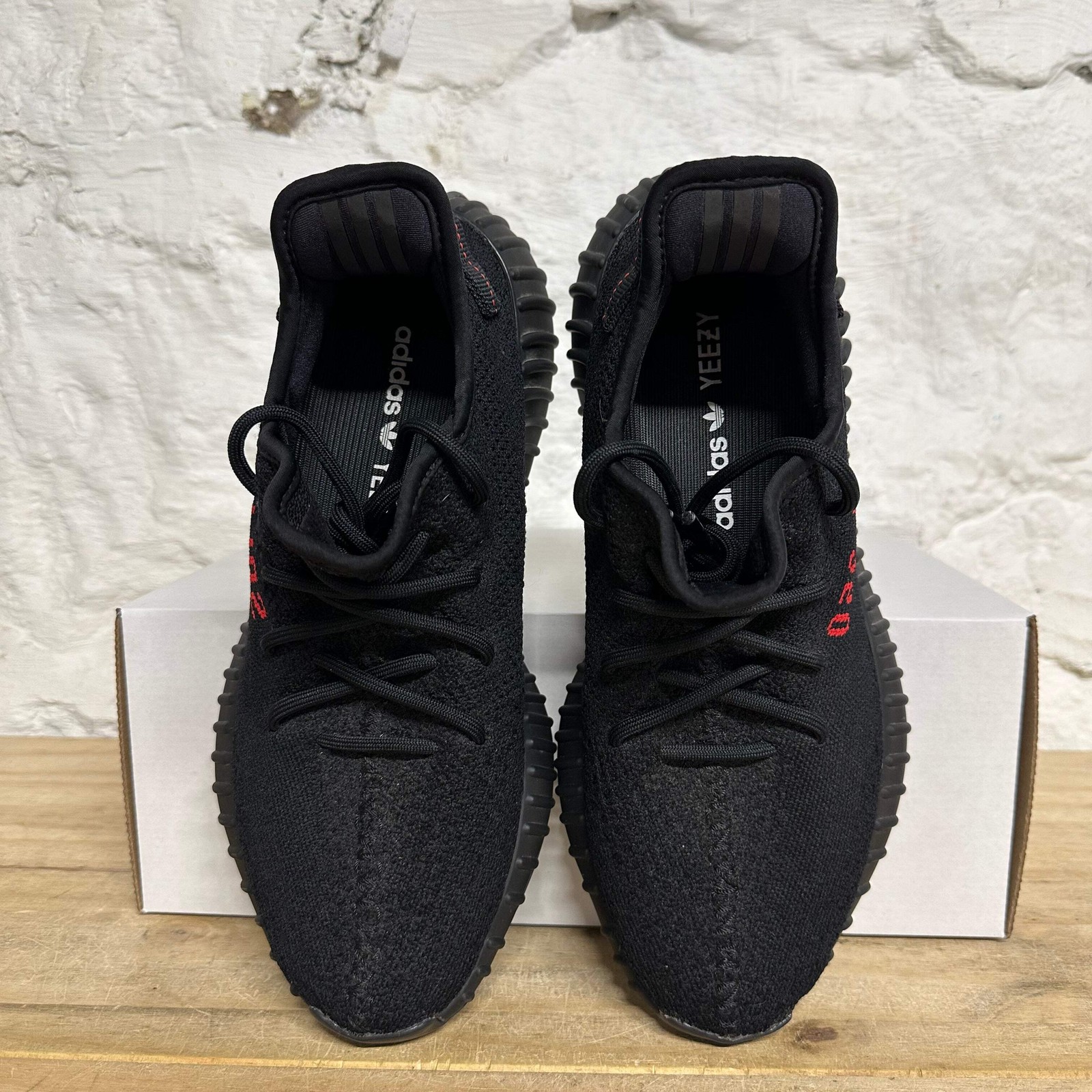 adidas yeezy boost 350 v2 'bred' men's size 9 pre owned sneakers cp9652 adidas yeezy boost 350 v2 'bred' men's size 9 pre owned sneakers cp9652
