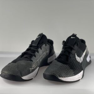 nike metcon 8 men's training shoes black/white size 11.5 do9328 001