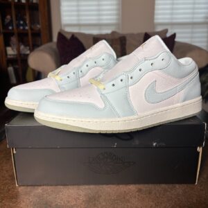 nike air jordan 1 low se sneakers mens size 12 glacier blue white athletic shoes