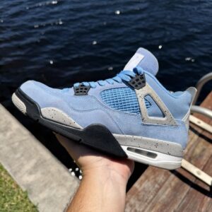 air jordan 4 retro men's sneakers university blue, size 10.5 ct8527 400