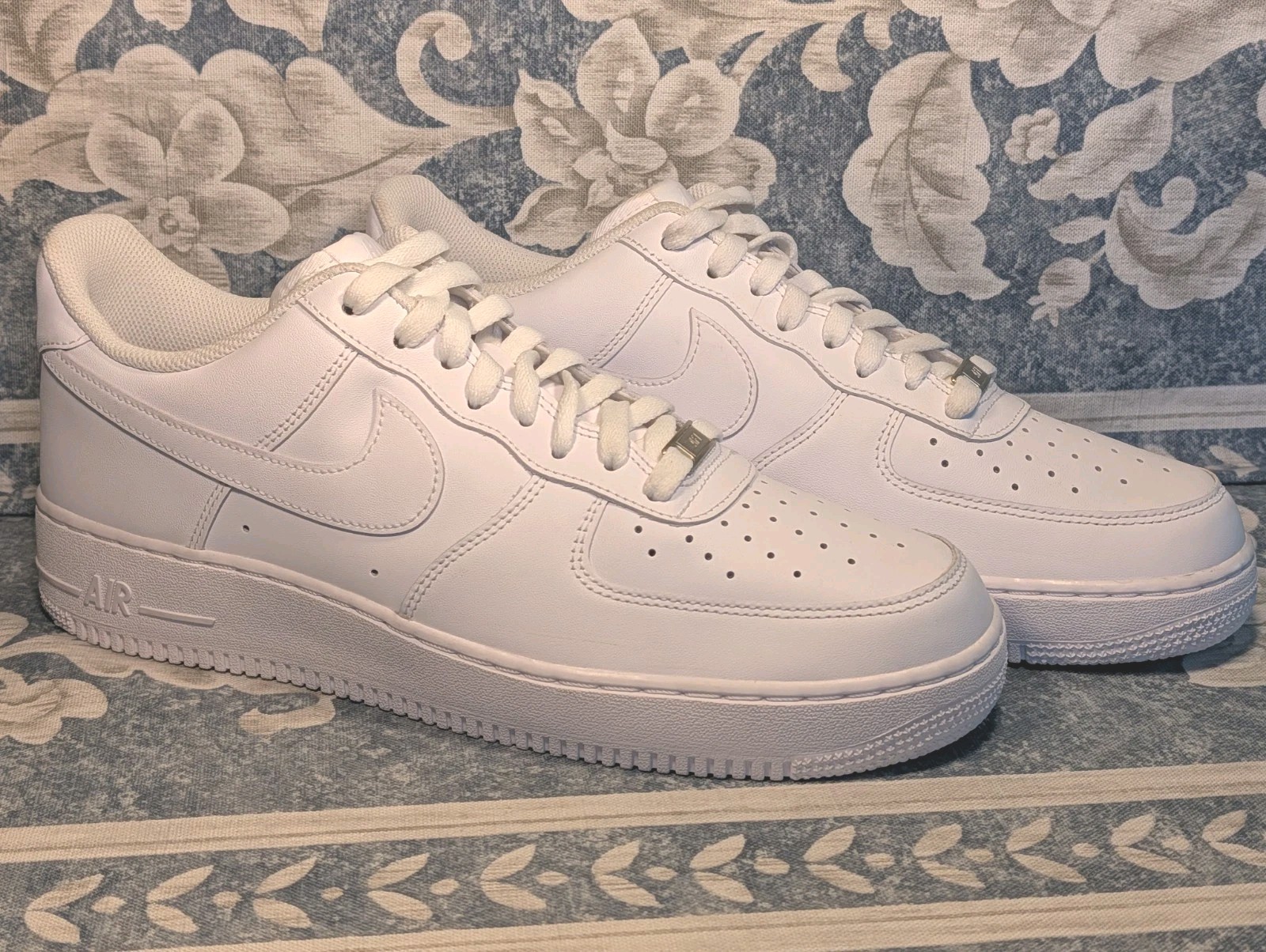 nike air force one '07 triple white size 12 cw2288 111 nike air force one '07 triple white size 12 cw2288 111