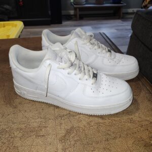 nike air force one '07 white leather low basketball shoes size 12