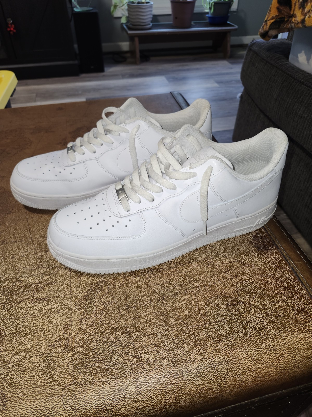 nike air force one '07 white leather low basketball shoes size 12 nike air force one '07 white leather low basketball shoes size 12