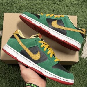 size 10.5m/12w nike sb dunk low miller high life 313170 008 pre owned