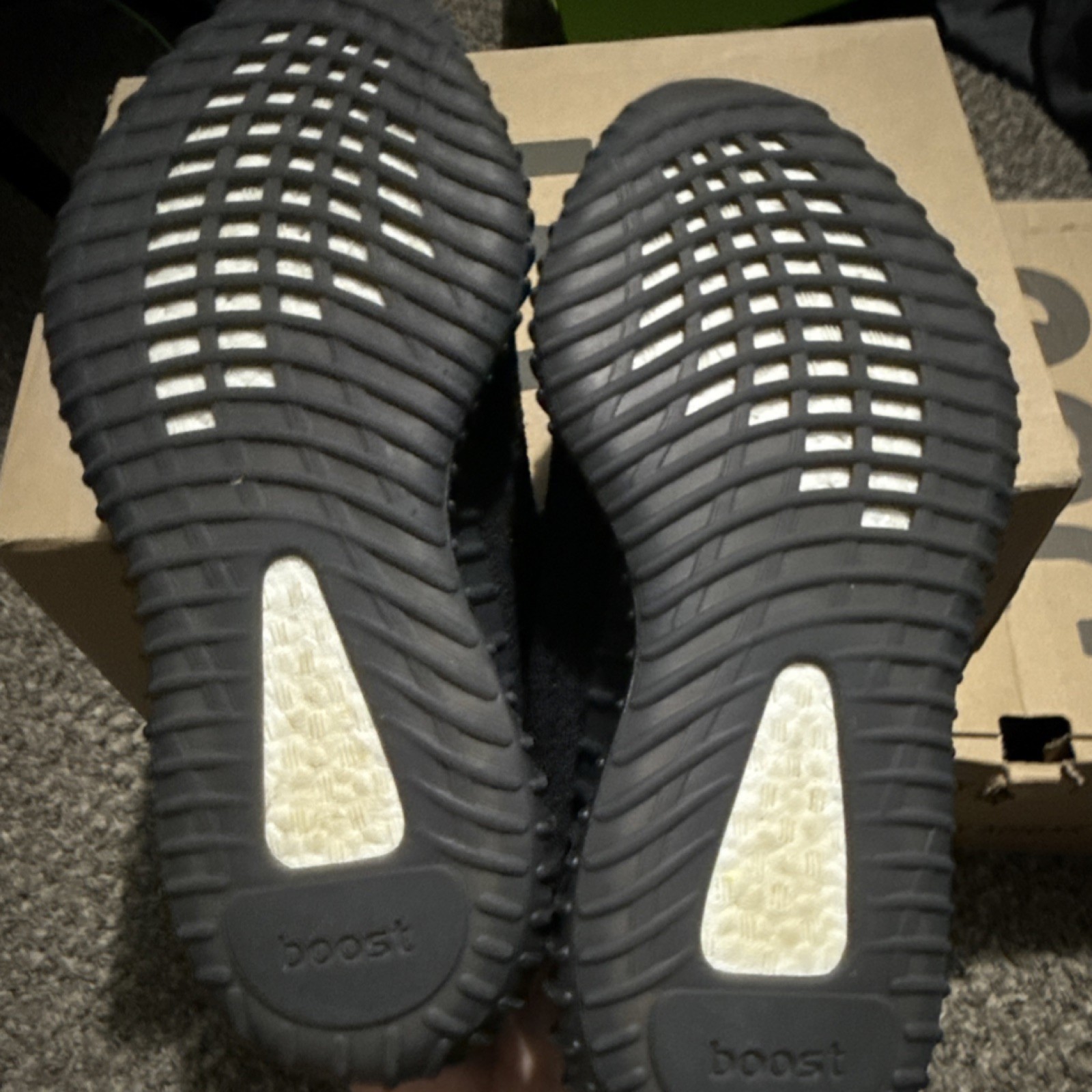 adidas yeezy boost 350 v2 bred cp9652 black red 2017 men's low top sneaker adidas yeezy boost 350 v2 bred cp9652 black red 2017 men's low top sneaker